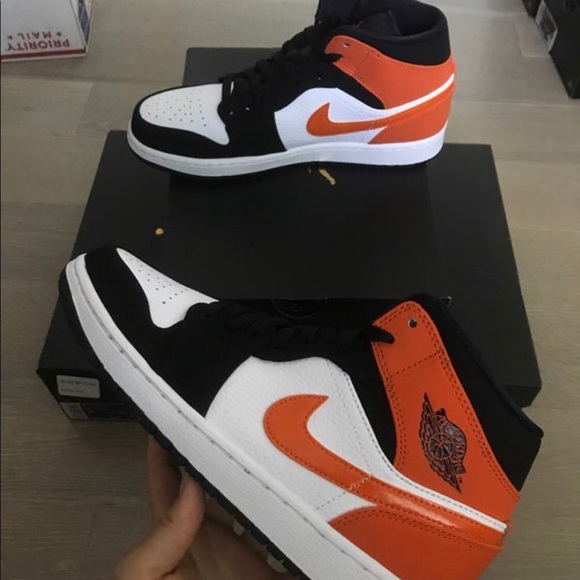 Jordan Retro 1 Mid Shattered Backboard Starfish - Picture 2 of 3